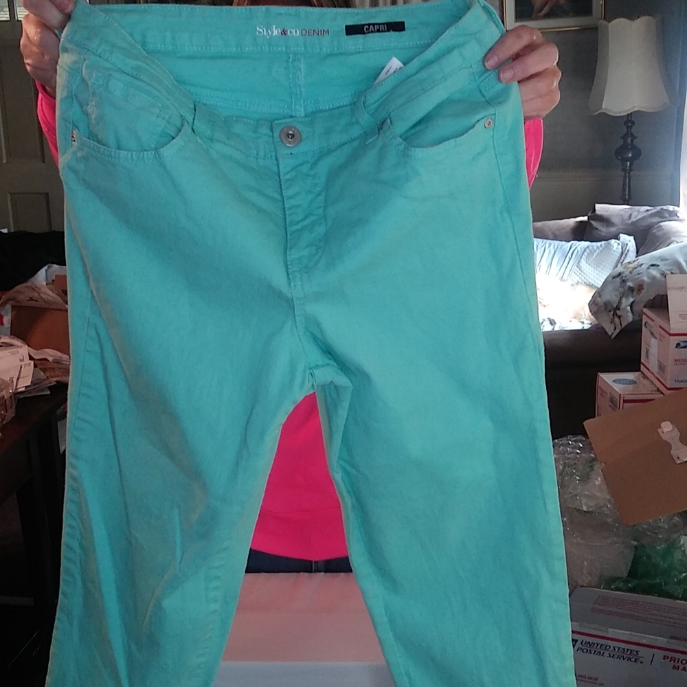 Style & co by Macy's aqua stretch denim capri